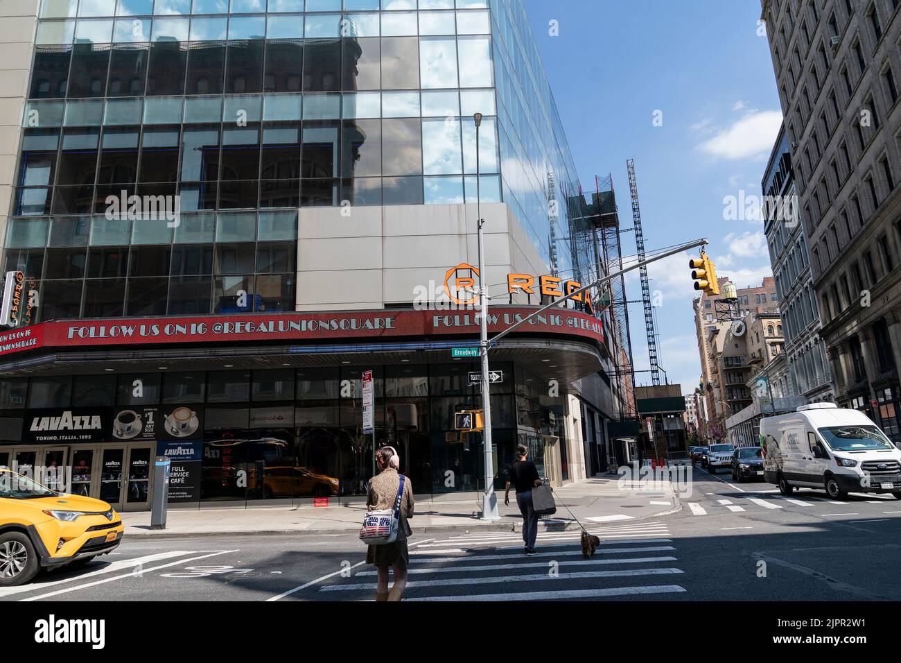 Vista de Regal Cinemas Union Square en Nueva York el 19 de agosto de 2022  como su matriz Cineworld Group Plc se está preparando para declararse en  bancarrota en cuestión de semanas.