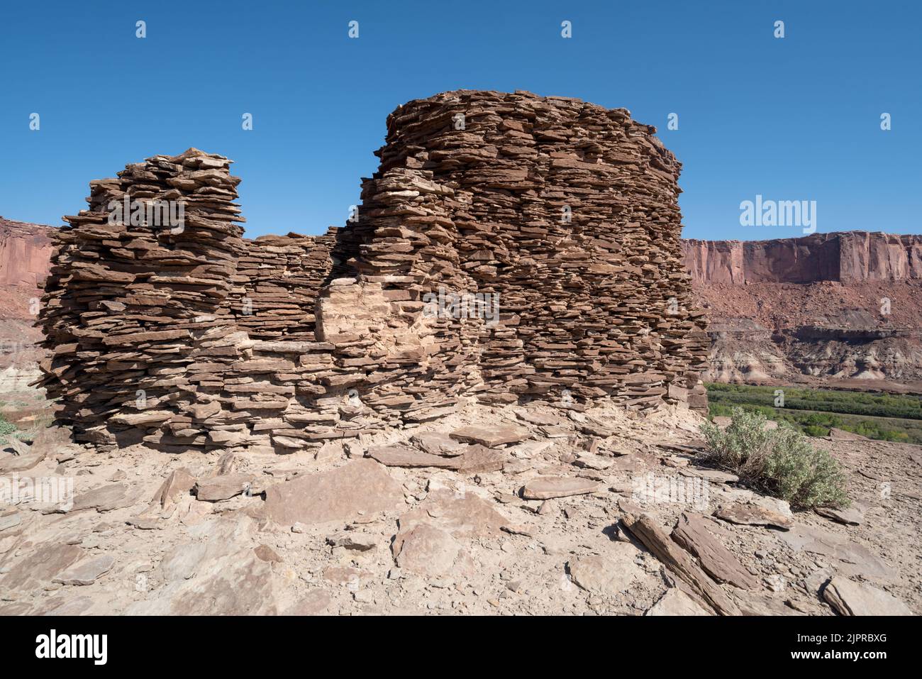 Ruinas en la cima de la colina, Cañón Labyrinth, Utah. Foto de stock
