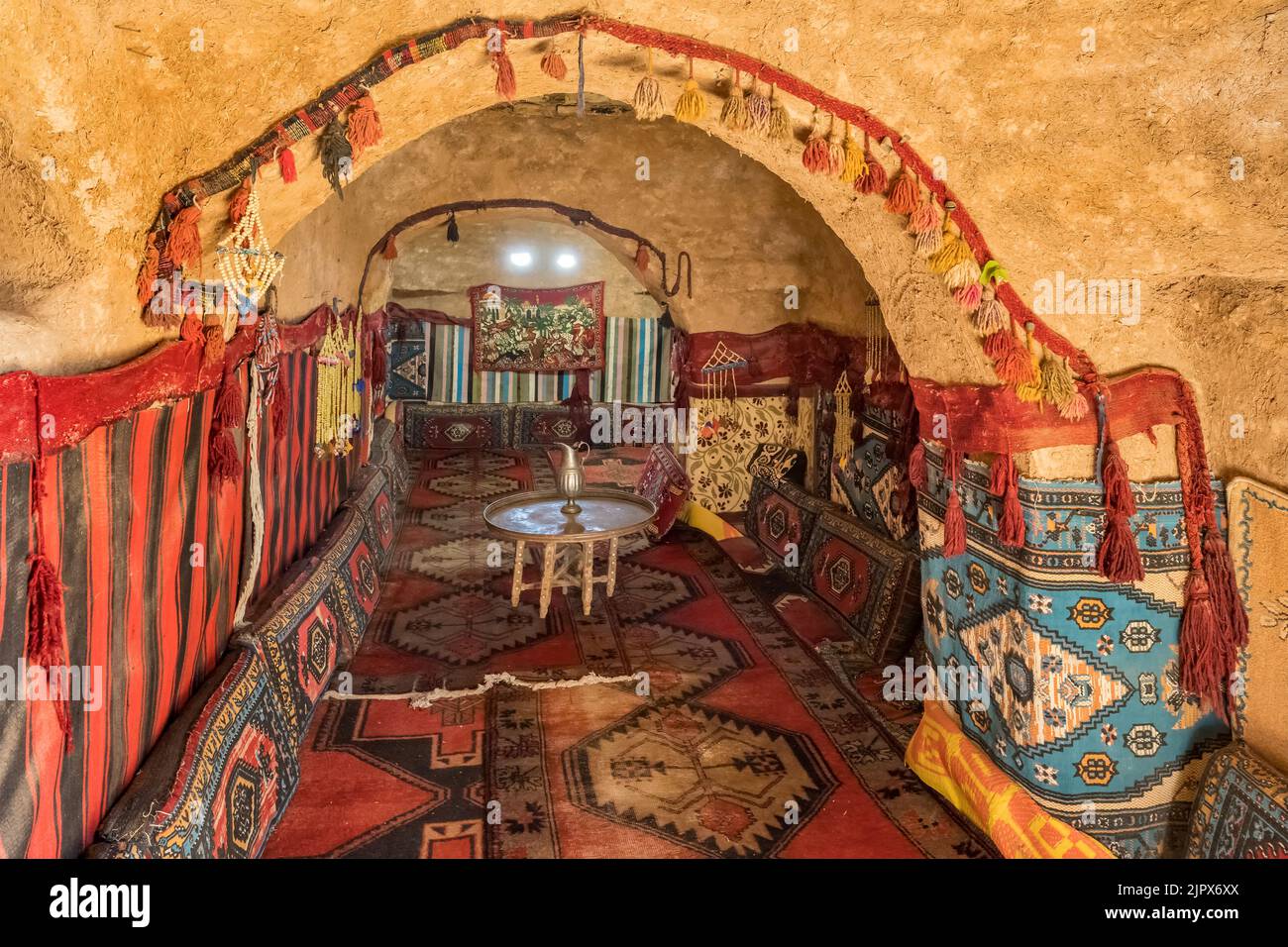 Interior de las tradicionales casas cónicas de Harran, Sanli Urfa, Turquía Foto de stock