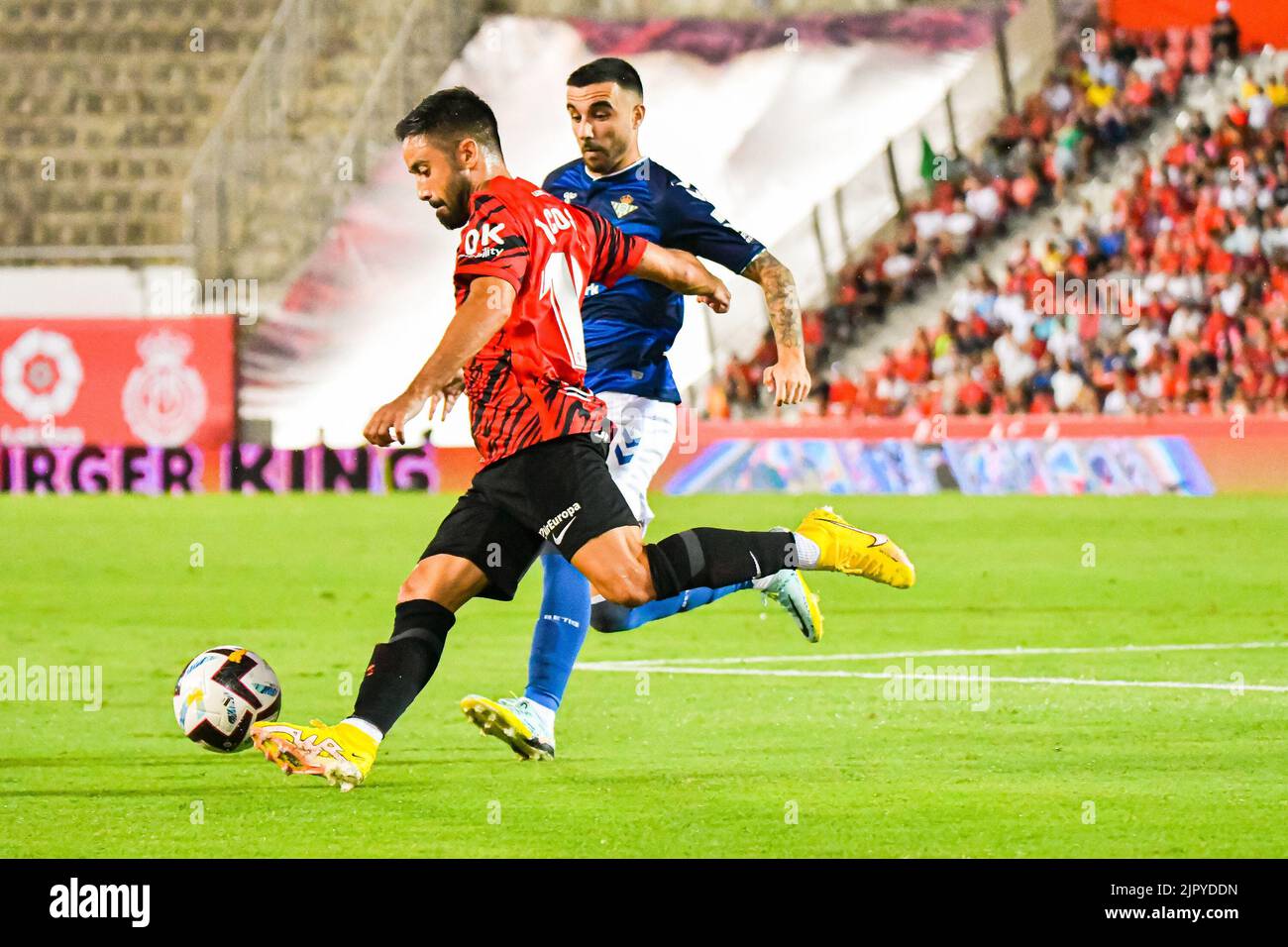 MALLORCA, ESPAÑA - 20 DE AGOSTO: Jaume Costa del RCD Mallorca en el partido entre el RCD Mallorca y el Real Betis de La Liga Santander el 20 de agosto de 2022 en el Visit Mallorca Stadium Son Moix en Mallorca, España. (Foto de Samuel Carreño/PxImages) Foto de stock