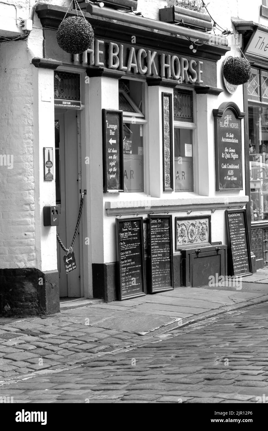 The Black Horse Inn A Tetley Heritage Inn, Church Street, Whitby, Yorkshire, Inglaterra, REINO UNIDO Foto de stock