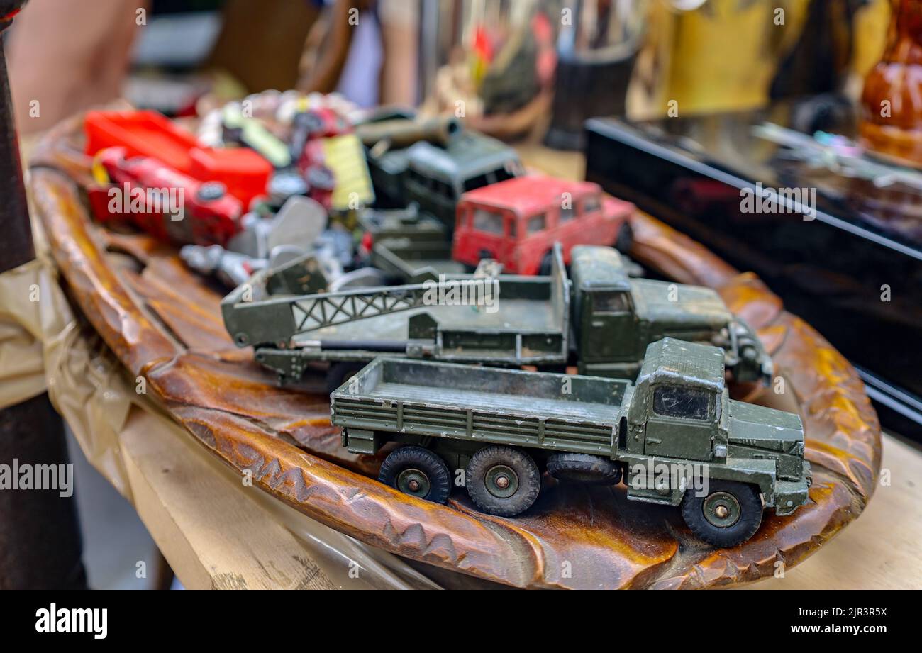 Camiones de juguetes antiguos fotografías e imágenes de alta resolución -  Alamy