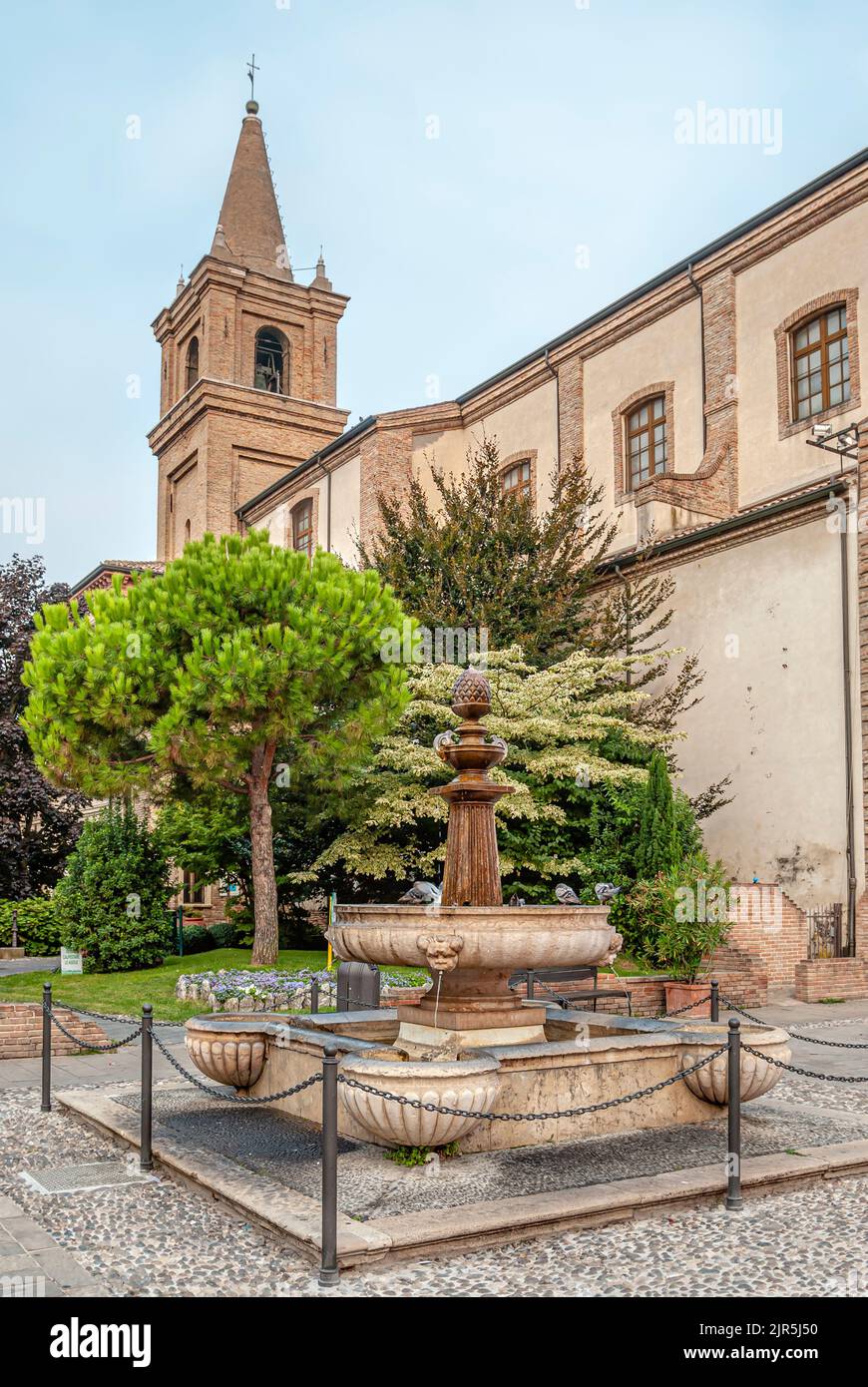 Cattedrale dell Assunta en Cervia, Emilia-Romagna, Italia. Foto de stock