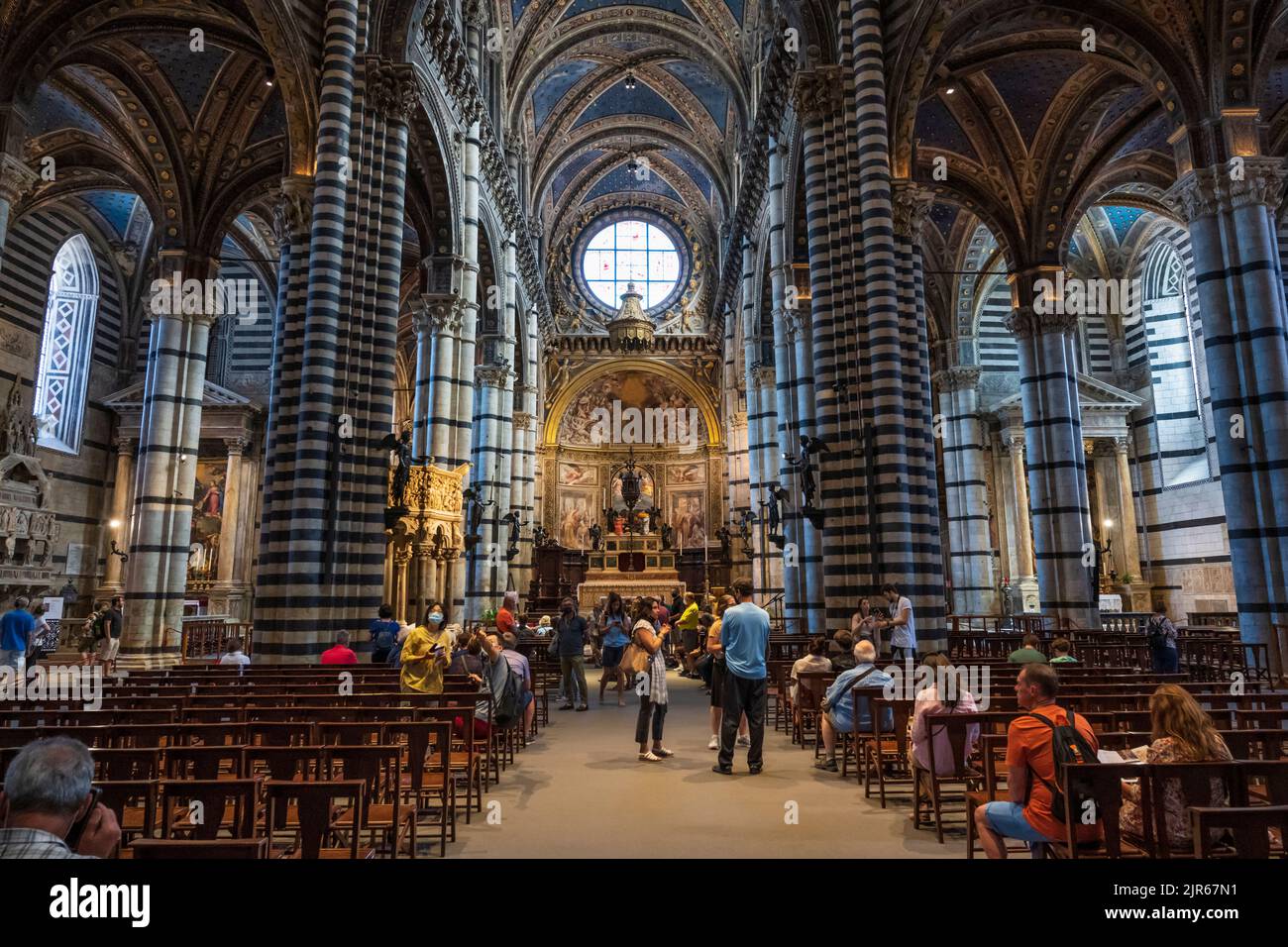 Interior del Duomo di Siena en la Piazza del Duomo en Siena, Toscana, Italia Foto de stock