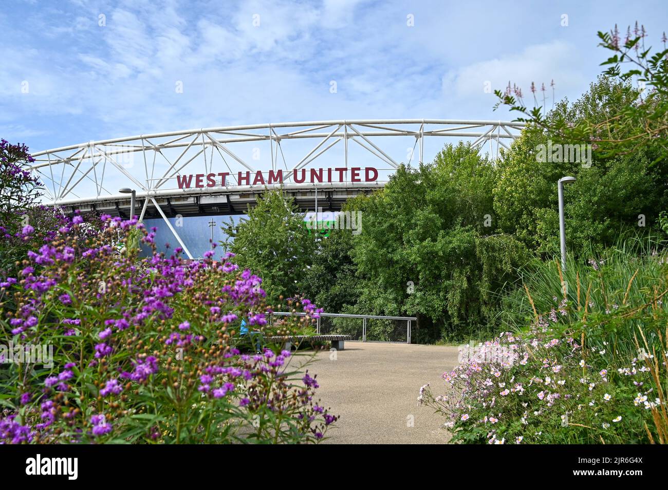 Vista exterior del Estadio de Londres donde el West Ham United juega al fútbol , Reino Unido Foto de stock