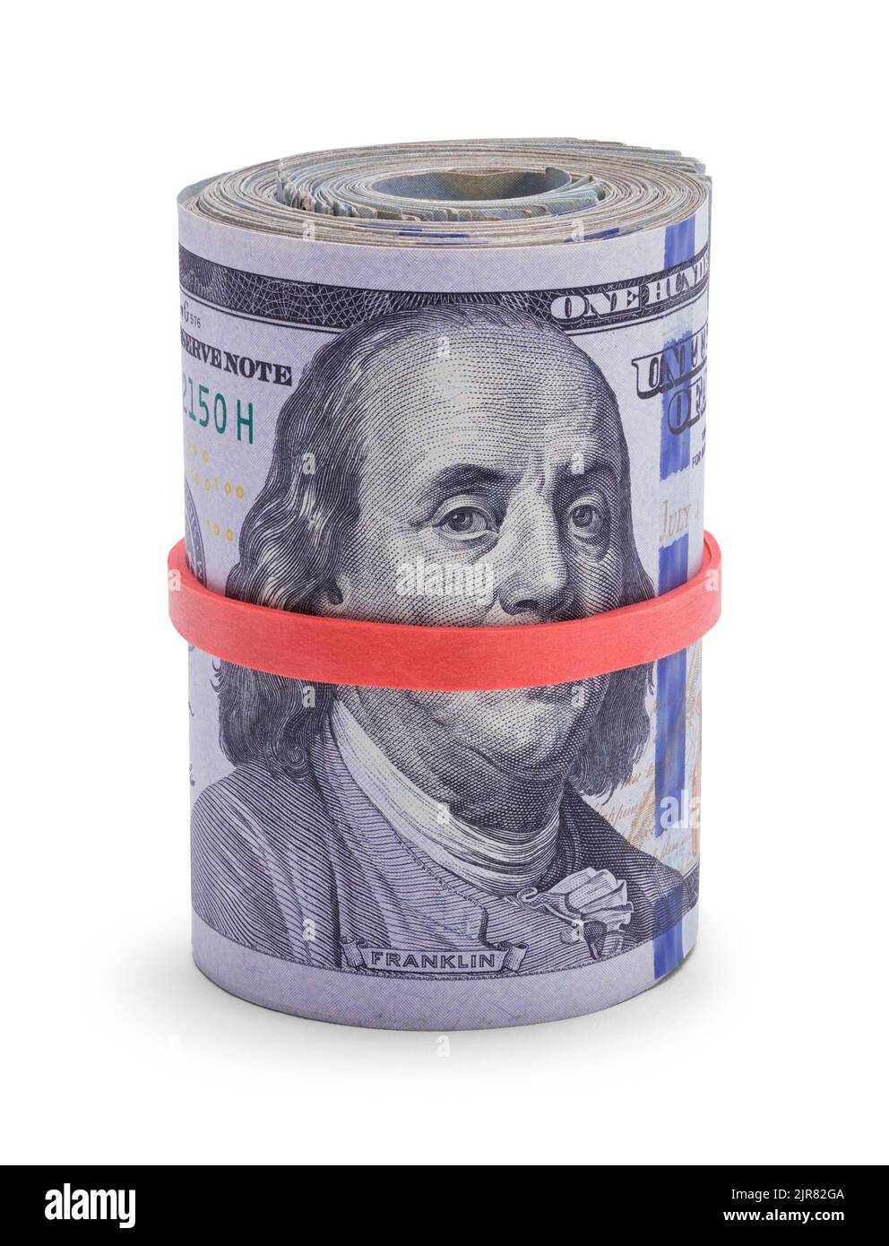 Rollo de dinero de cien dólares con recorte de banda de caucho rojo. Foto de stock