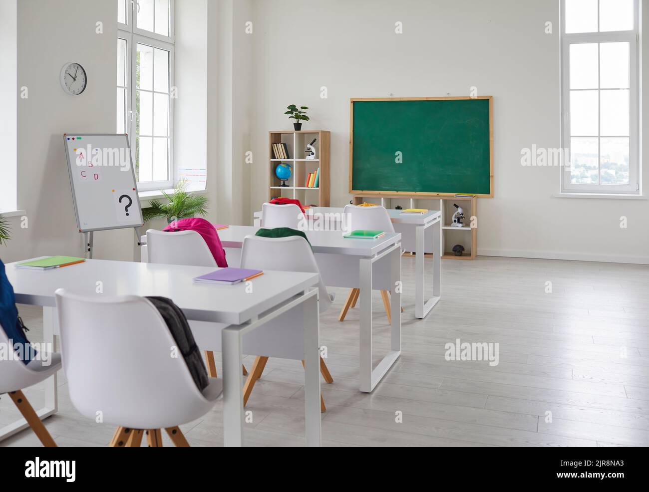 Mobiliario escolar fotografías e imágenes de alta resolución - Alamy