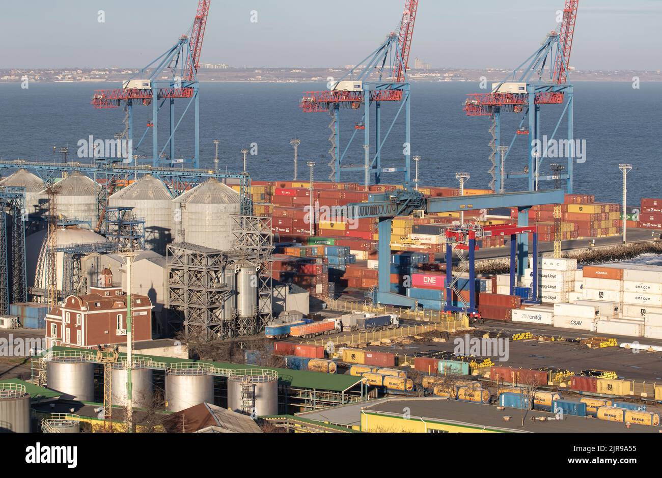 ODESSA, UCRANIA27 DE NOVIEMBRE de 2021 Puerto marítimo comercial de