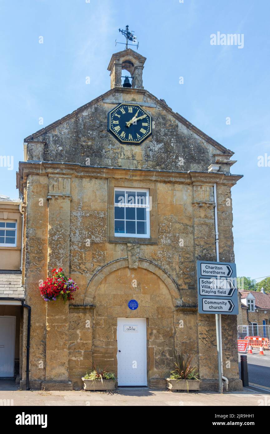 18th Century Town Hall, High Street, Milborne Port, Somerset, Inglaterra, Reino Unido Foto de stock