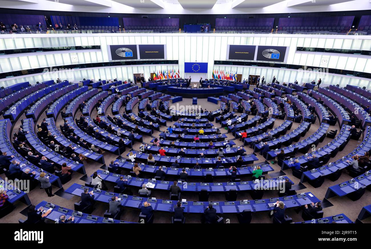 Estrasburgo (noreste de Francia), el 18 de enero de 2022: El hemiciclo del Parlamento Europeo durante una sesión plenaria. Primer discurso de Roberta se reunió Foto de stock