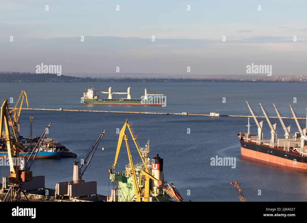 ODESSA, UCRANIA27 DE NOVIEMBRE de 2021 Puerto marítimo comercial de