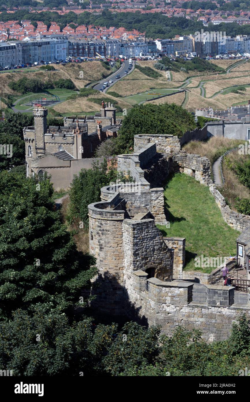 Castillo de Scarborough - Patrimonio Inglés - una fortaleza real medieval, Scarborough, Yorkshire del Norte, Yorkshire, Inglaterra, REINO UNIDO Foto de stock
