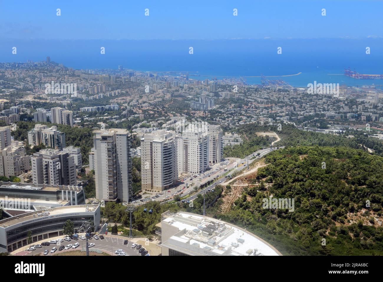 Una pintoresca vista de Haifa vista desde la Universidad de Haifa. Foto de stock