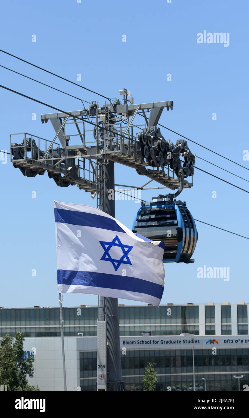 El nuevo sistema de teleférico Rachbalit en Haifa, Israel. Foto de stock
