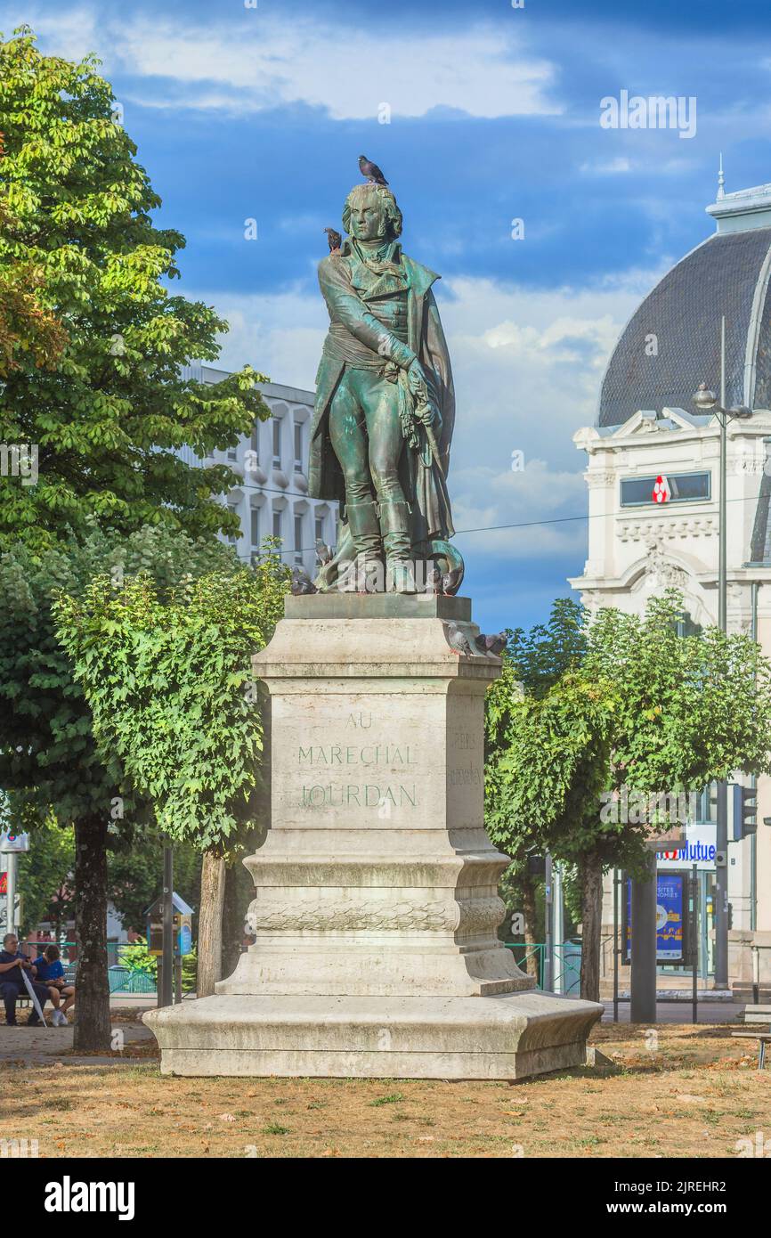 Estatua de Marechal Jean-Baptiste Jourdan (1762-1833), líder militar francés nacido en Limoges, Haute-Vienne (87), Francia. Foto de stock