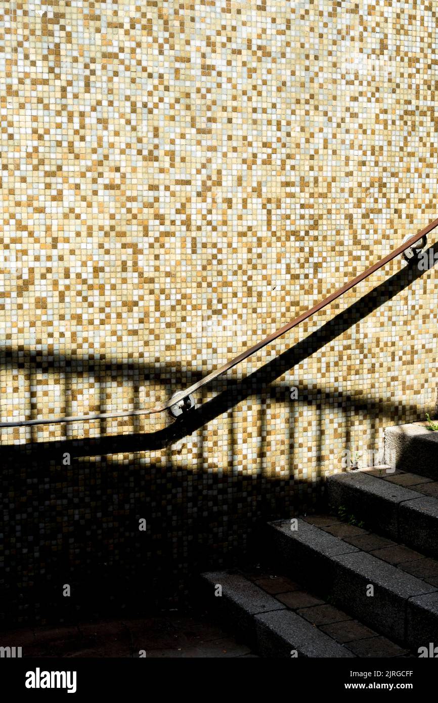 Muro de mosaico en el paso subterráneo Lincoln City 2022 Foto de stock