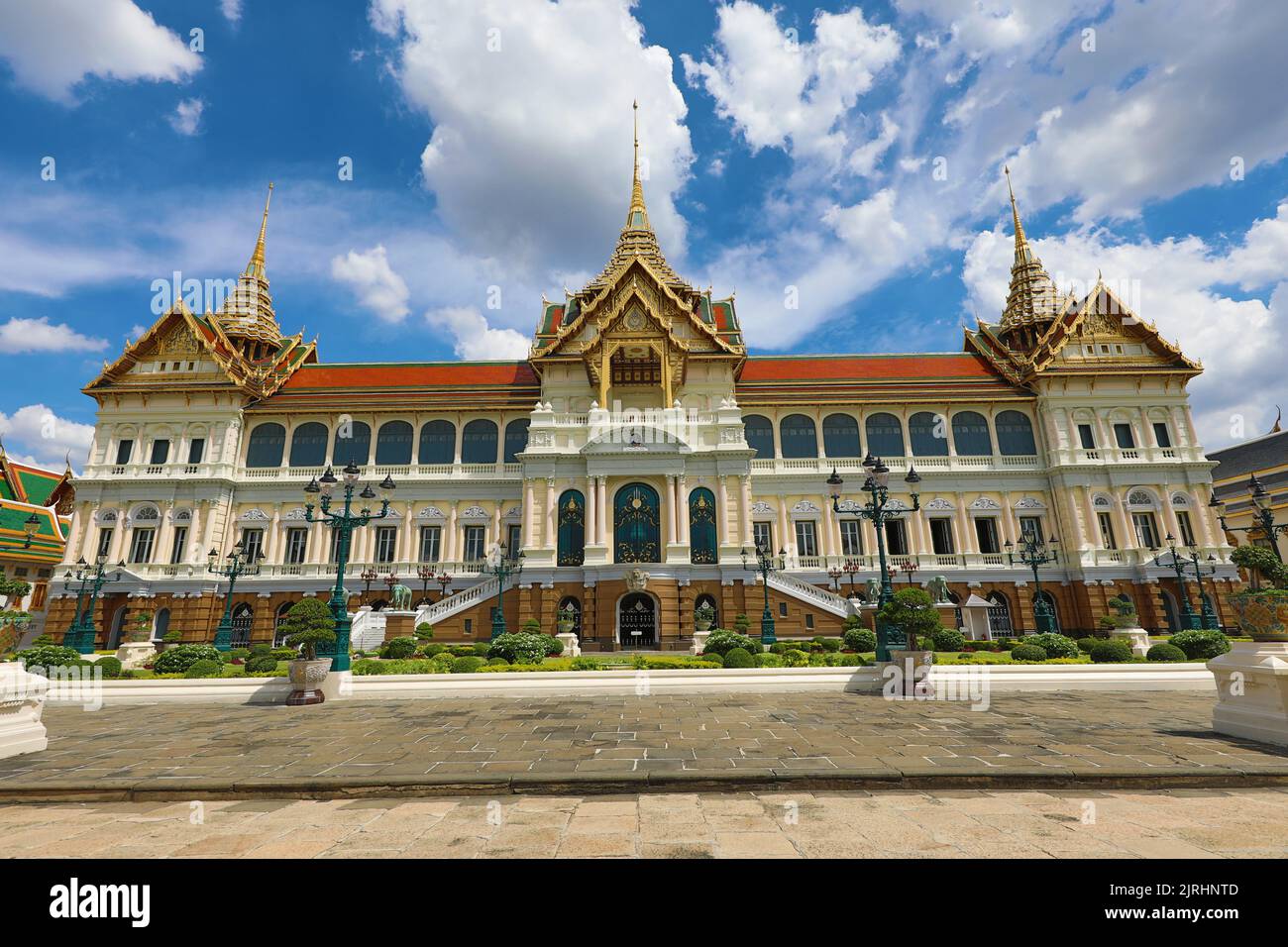 El Gran Palacio en el complejo del Gran Palacio, Wat Phra Kaew, Bangkok, Tailandia Foto de stock