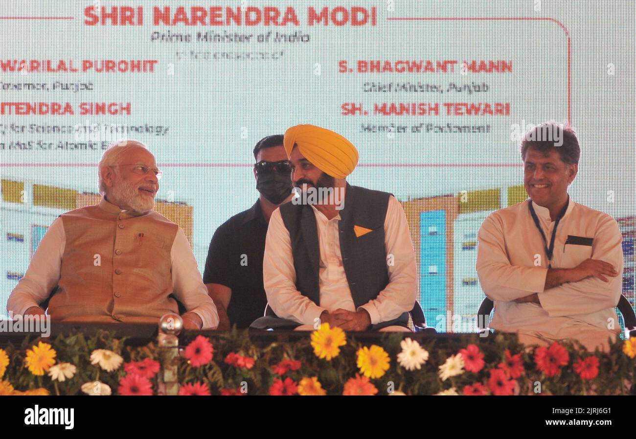 MOHALI, INDIA AGOSTO 24 El Primer Ministro Narendar Modi junto con