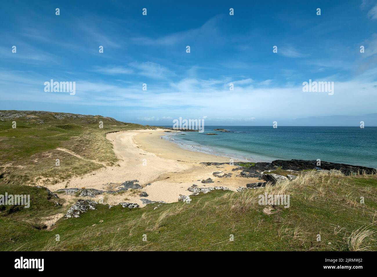 Las remotas y hermosas arenas de Balnahard Beach en la Isla Hebrideana de Colonsay, Escocia, Reino Unido Foto de stock