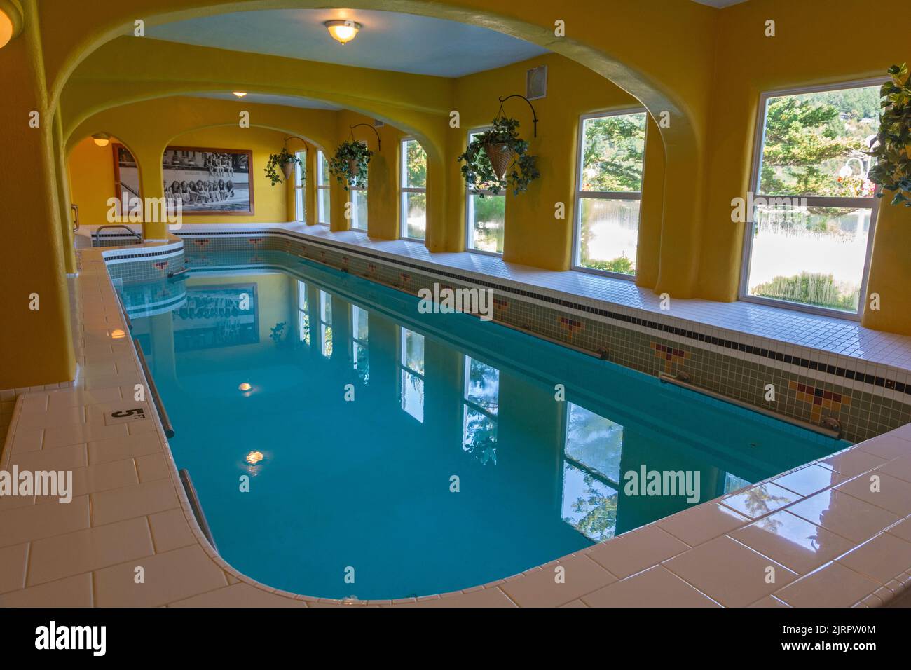 Washington, Islas San Juan, Isla Orcas, Rosario Resort & Spa, piscina cubierta Foto de stock