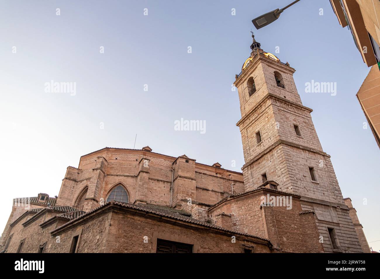 Ciudad Real, España. Campanario de la Catedral de Nuestra Señora del Prado, templo gótico Foto de stock