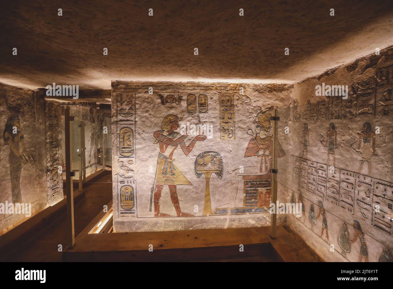 Dibujos Egipcios Antiguos dentro de las Tumbas Faraón en el Valle de