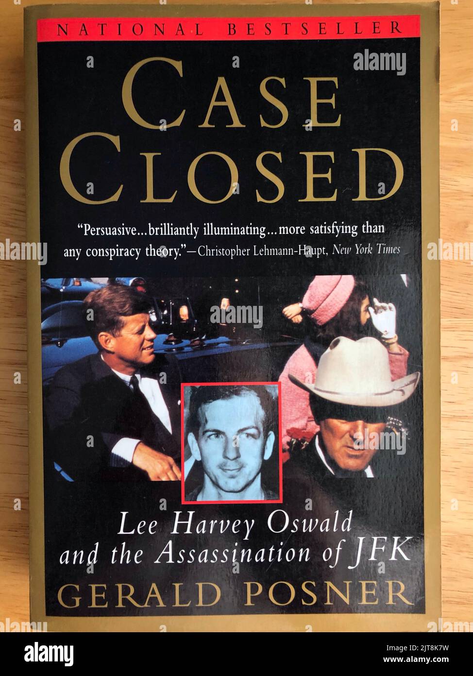 Se cerró la portada del caso: Lee Harvey Oswald y el asesinato de JFK por Gerald Posner Foto de stock