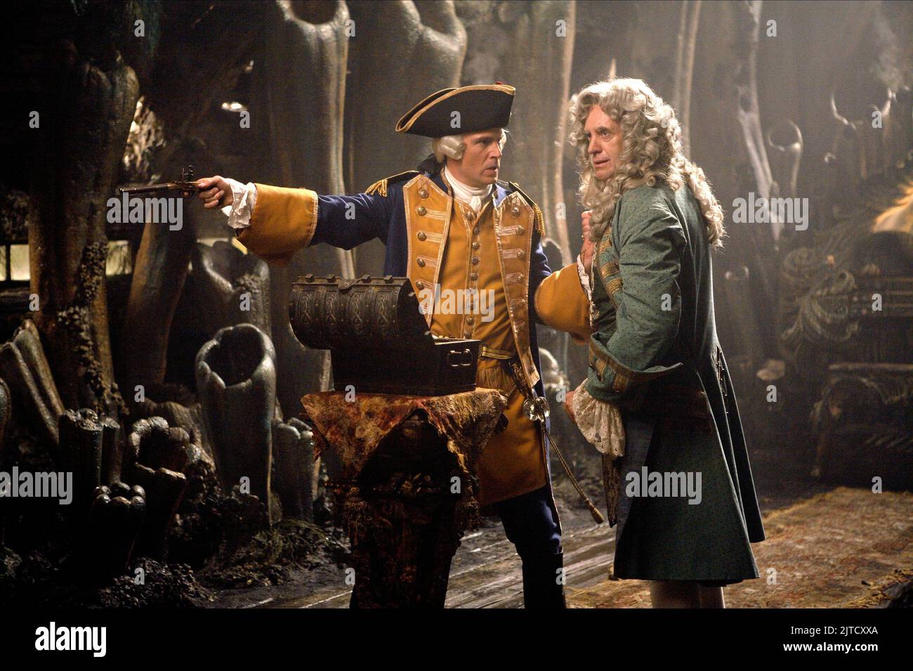 JACK DAVENPORT, Jonathan Pryce, PIRATAS DEL CARIBE: EN EL FIN DEL MUNDO, 2007 Foto de stock