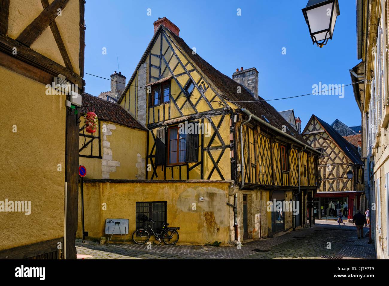 Francia, Cher (18), Bourges, centro, casas con entramado de madera, Rue de l'Hotel Lallemant Foto de stock