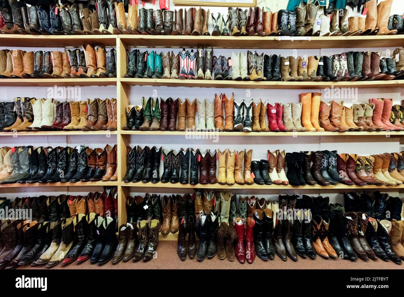 Santa Fe, Nuevo México, Estados Unidos. Vintage botas vaqueras. Foto de stock