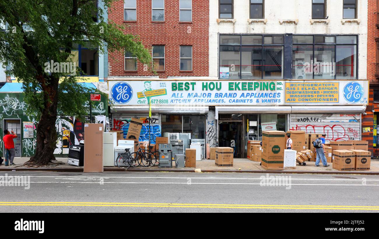 Best Housekeeping, 17 Avenue A, Nueva York, Nueva York, Nueva York, foto del escaparate de una tienda de electrodomésticos en East Village/Lower East Side de Manhattan. Foto de stock