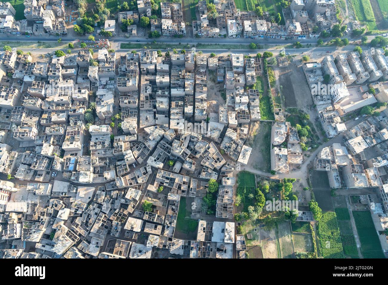 Luxor, Egipto; 26 de agosto de 2022 - Una vista aérea de la vivienda en Luxor, Egipto. Foto de stock