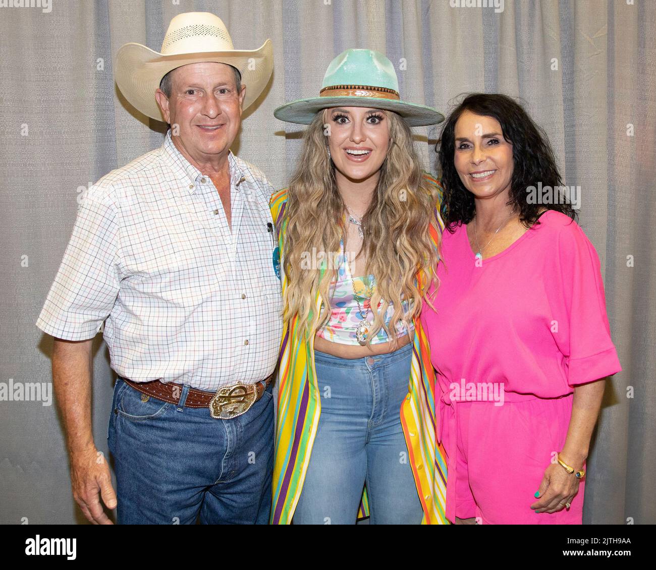 Lainey Wilson con sus padres Brian Wilson y Michelle Wilson Fotografía