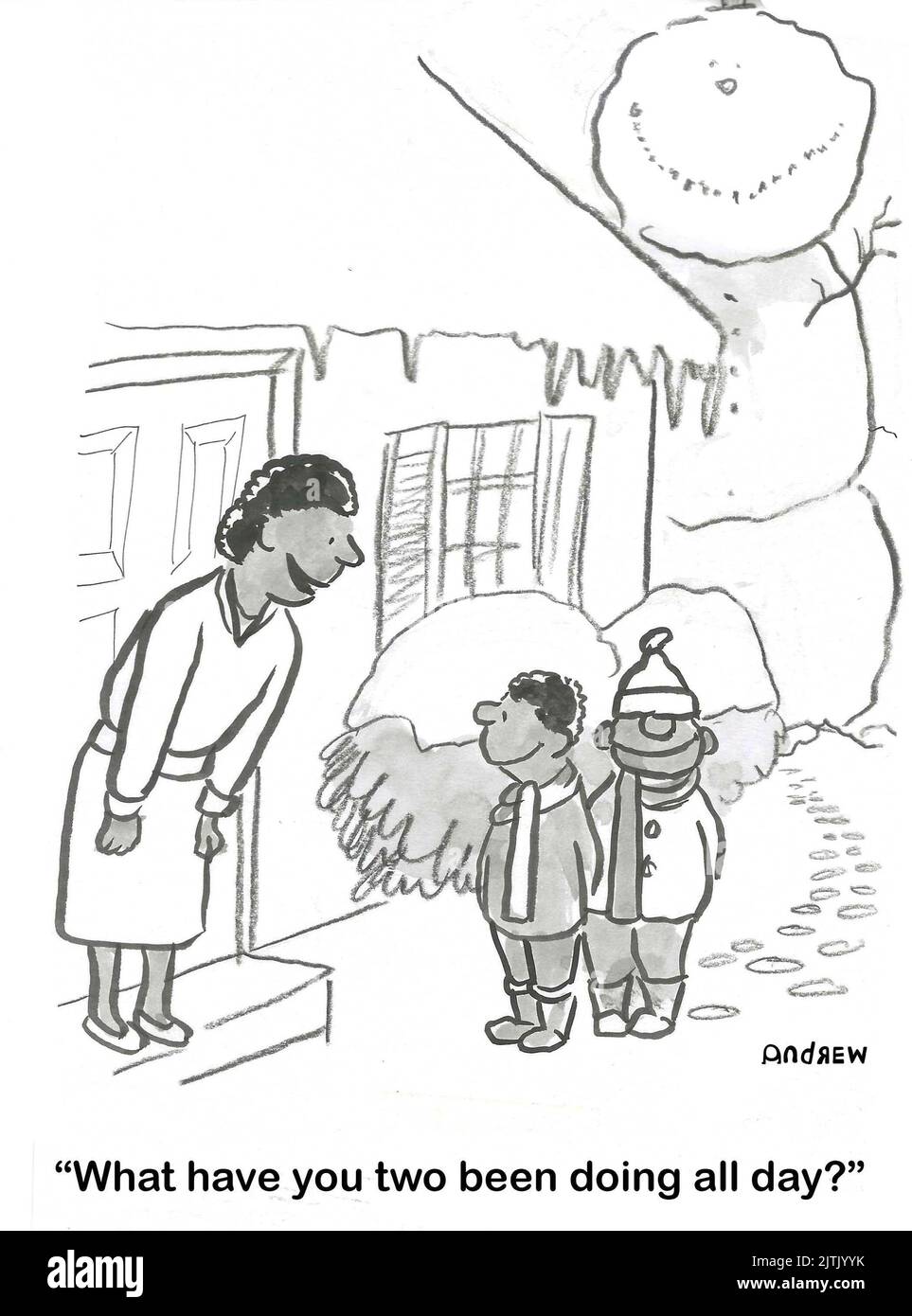La madre le pregunta a sus hijos lo que han estado haciendo afuera en invierno. Foto de stock
