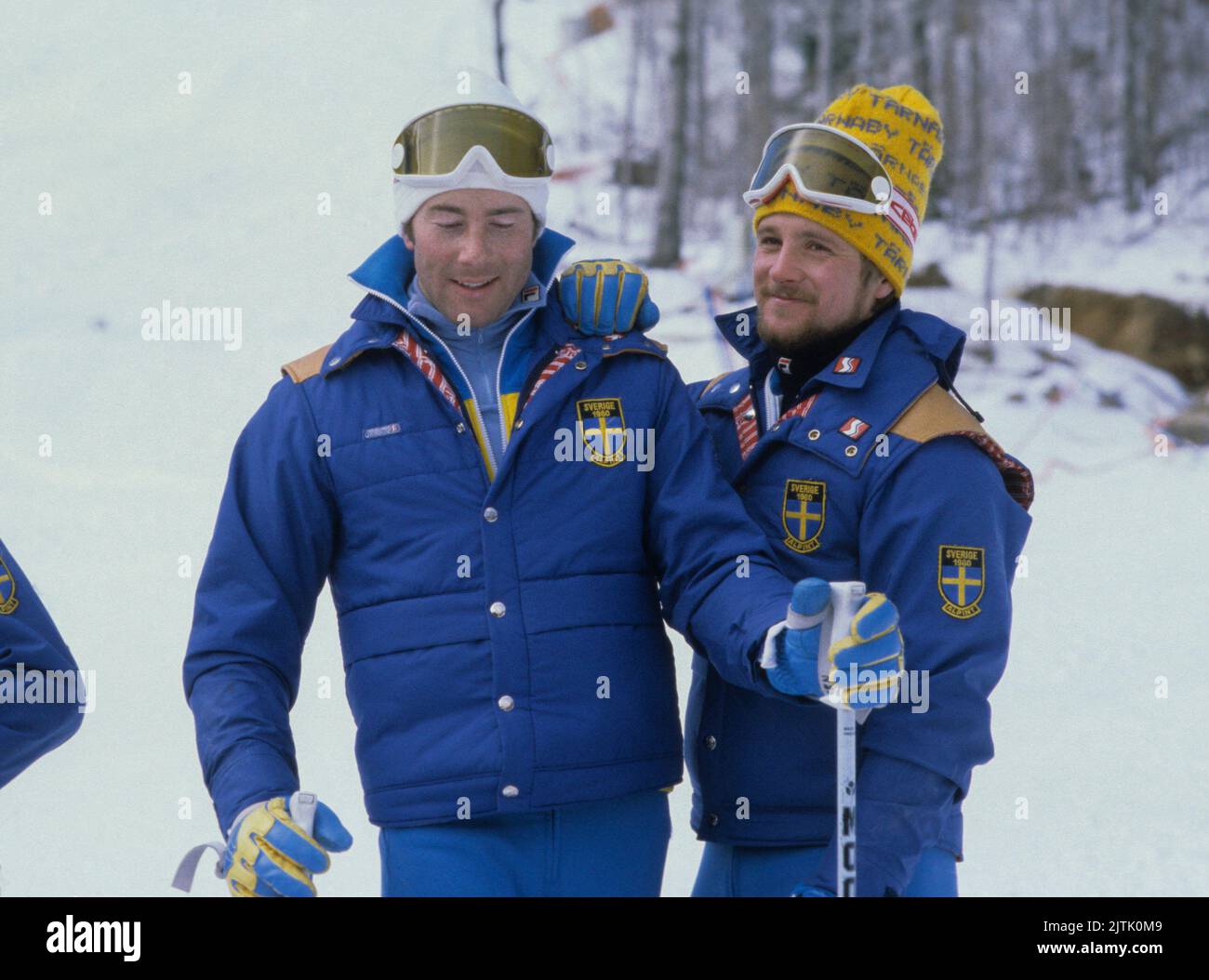 INGEMAR STENMARK y Stig Strand Suecos alpin esquiadores en los Juegos Olímpicos de Invierno en Lake Placid Foto de stock