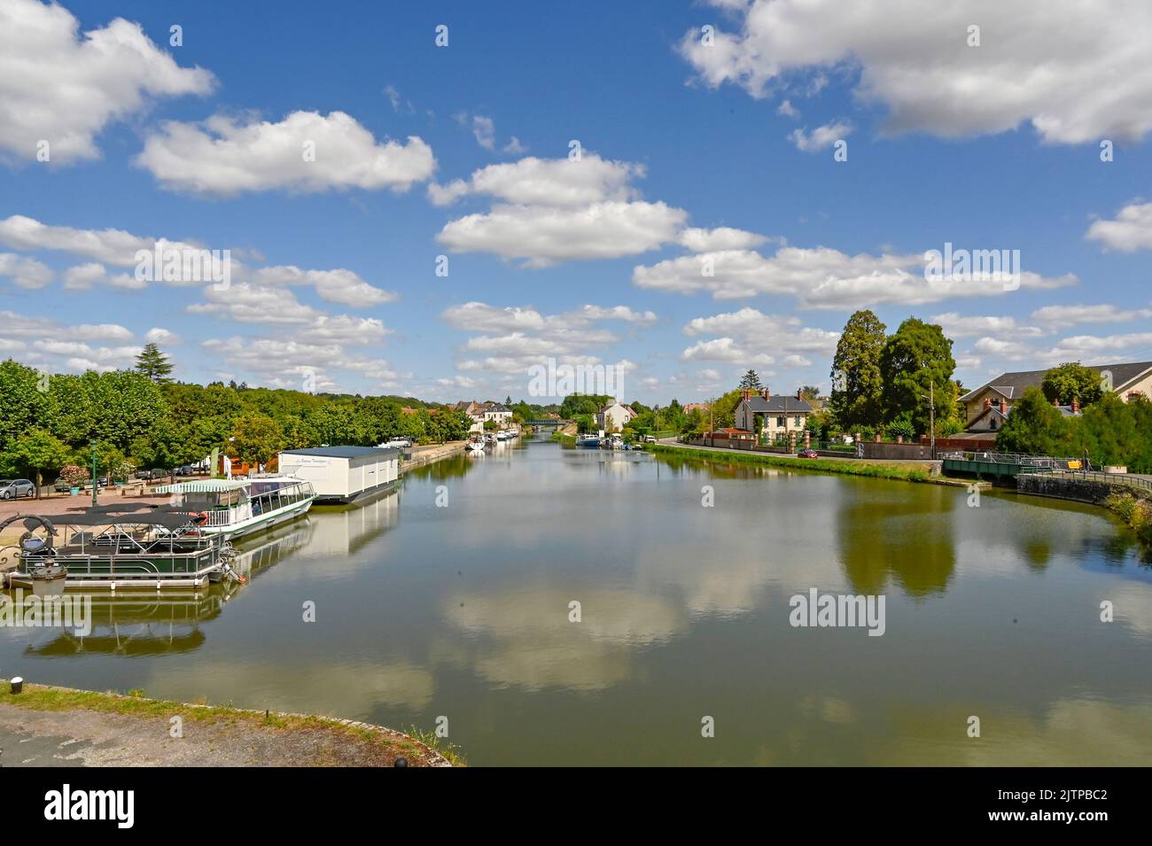 El Canal Latéral à la Loire en Briare Foto de stock