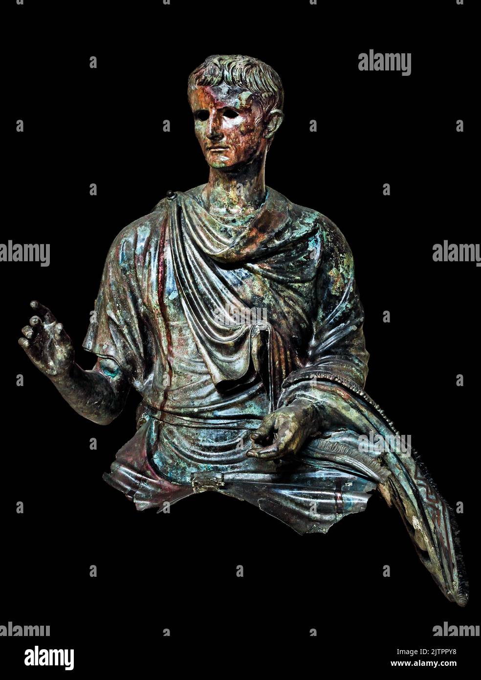 Estatua romana de bronce, emperador romano Augusto, 12-10 aC, encontrada en el mar de Agean, Isla de Euboea, Museo Arqueológico Nacional de Atenas. Foto de stock