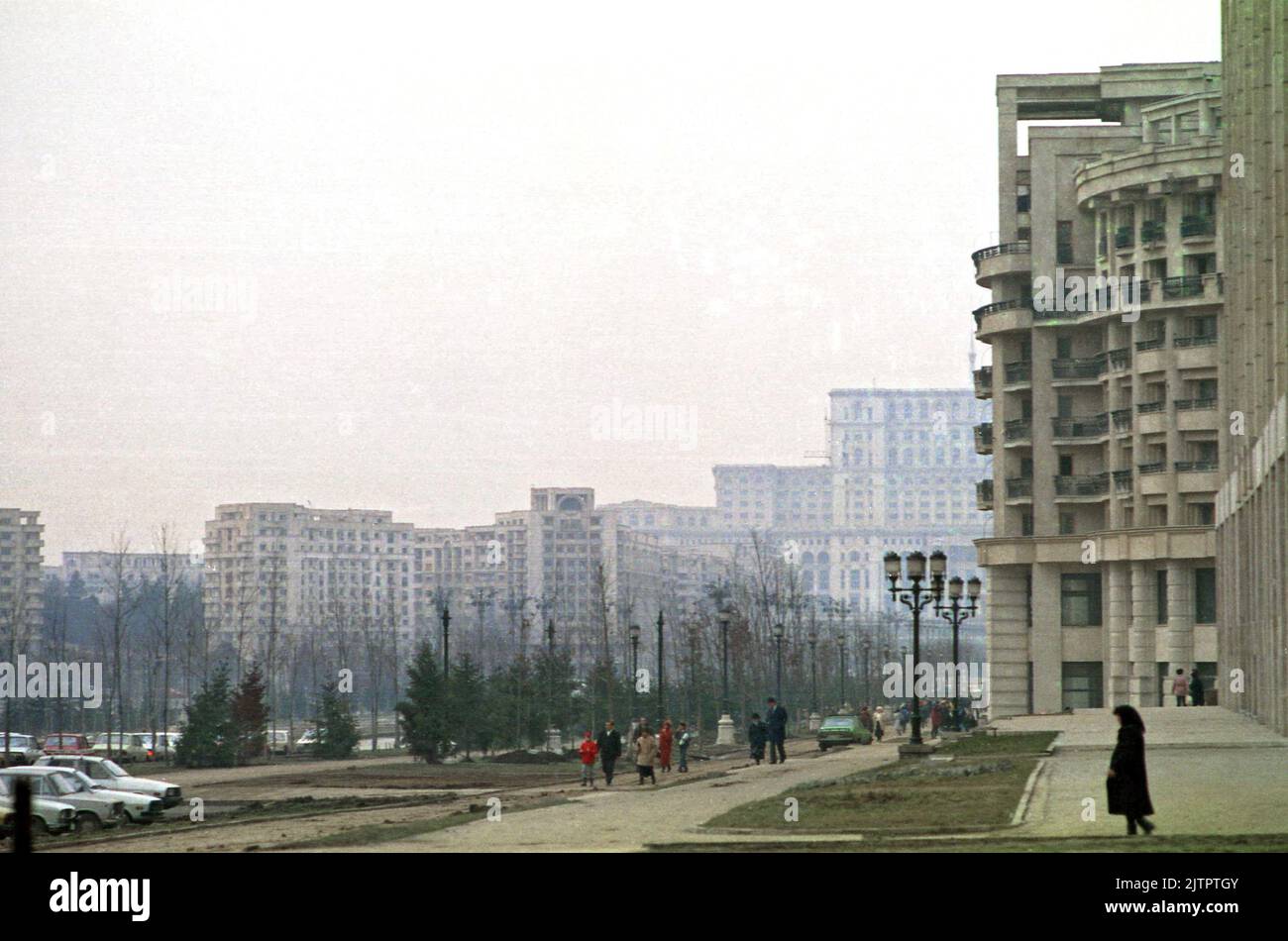 Bucarest, Rumania, 1990. Vista del Centro Cívico, parte del gran