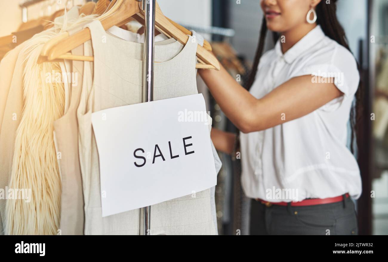 Signo de venta de ropa en interiores fotografías e imágenes de alta  resolución - Alamy