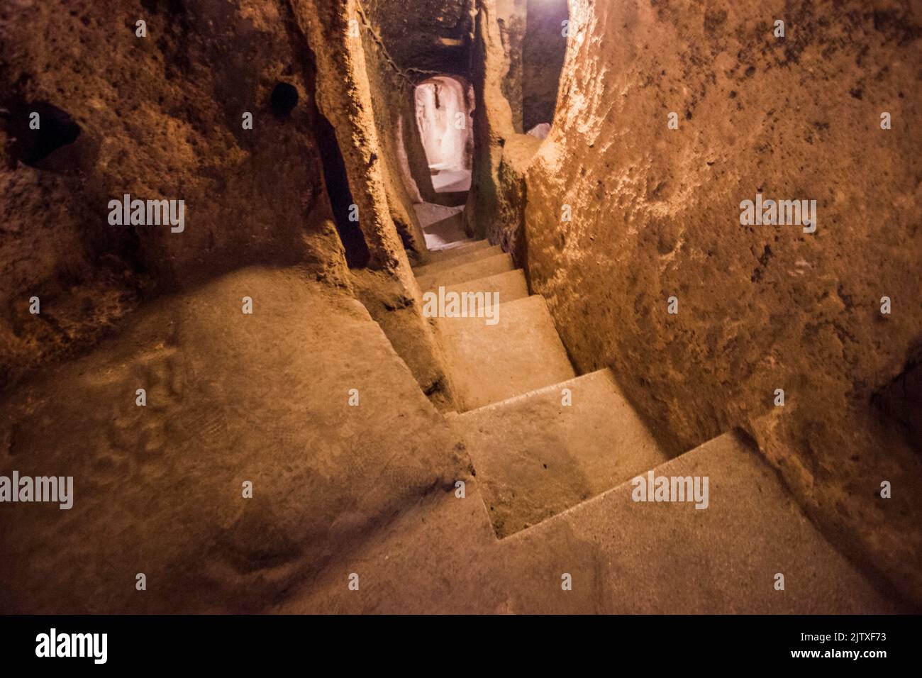 Ciudad Subterránea de Özkonak (Ozkonak), Capadocia, Región de Anatolia