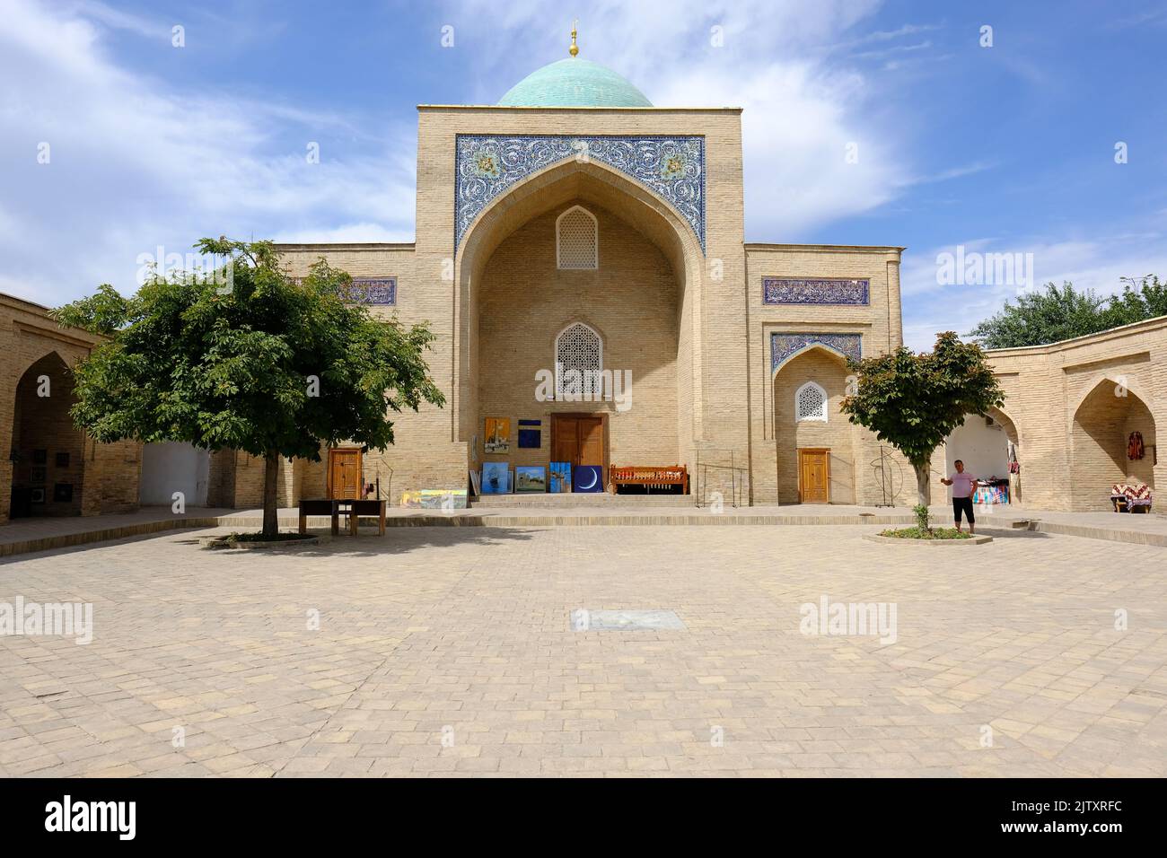 Tashkent Uzbekistán El patio interior de la Madrasa Barak Khan construido en el siglo 16th Foto de stock