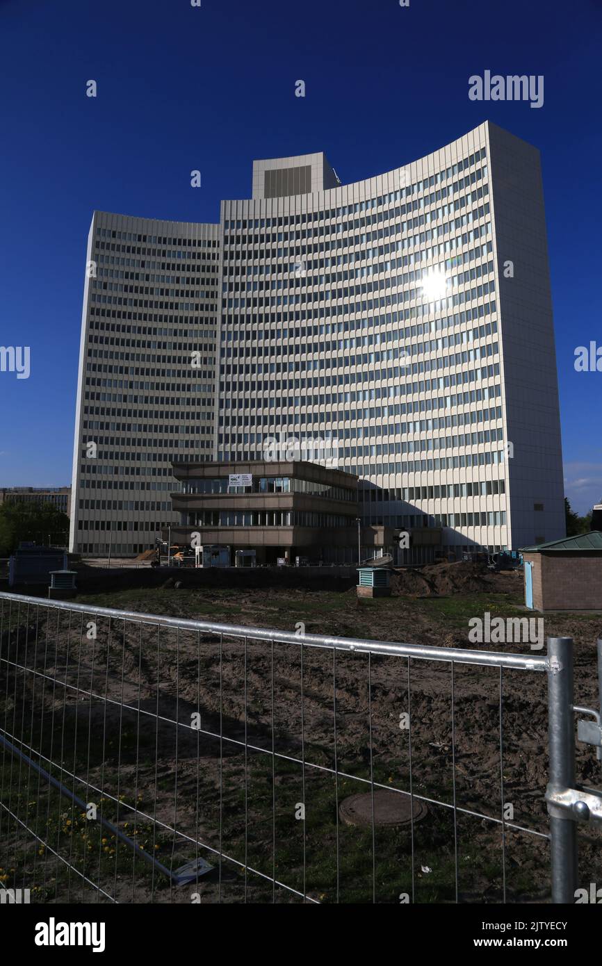 Hamburgo, Alemania, Euler-Hermes rascacielos poco antes de la demolición Foto de stock