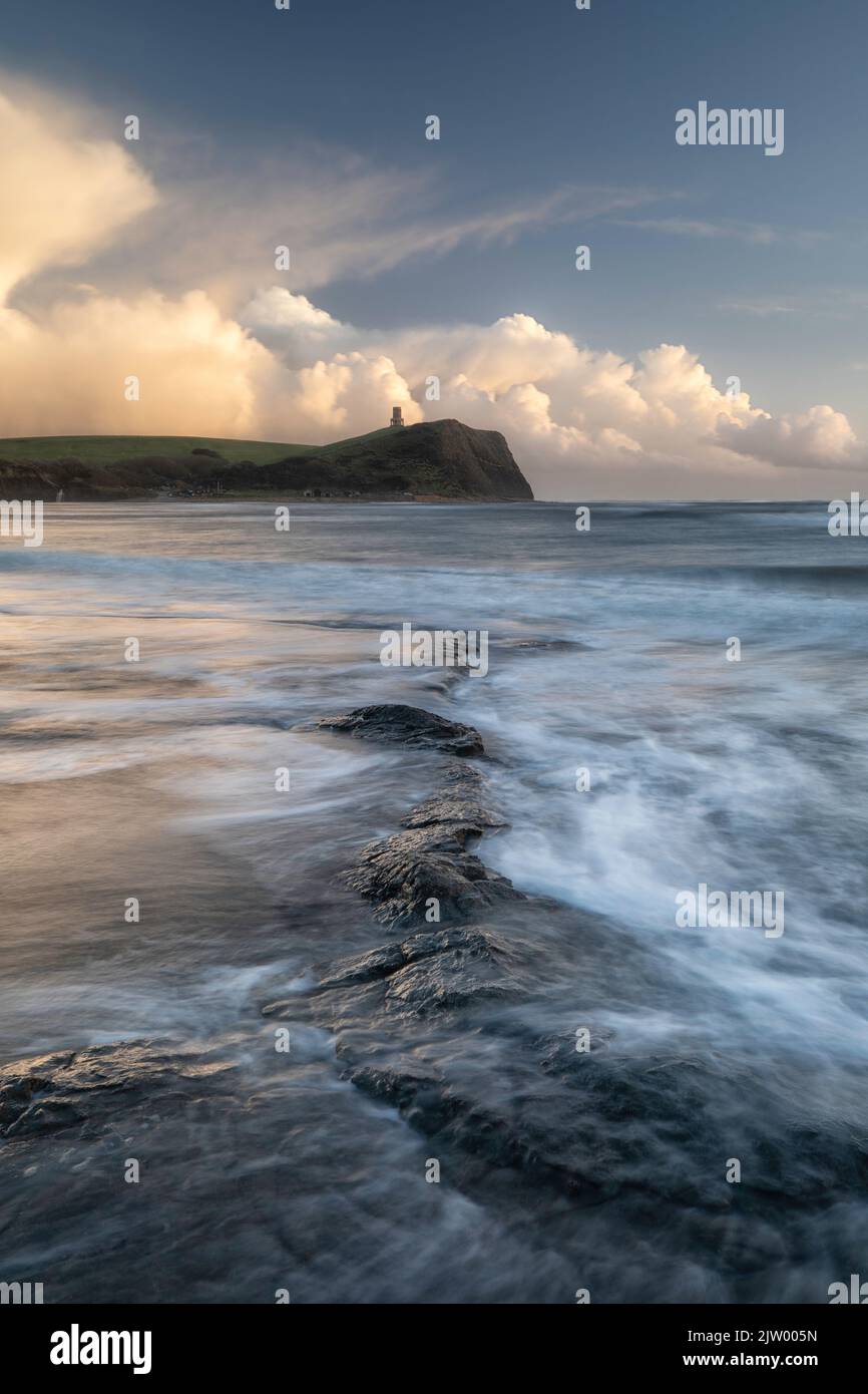 Bahía de Kimmeridge, Costa Jurásica Patrimonio de la Humanidad, Isla de Purbeck, Dorset, Inglaterra, Reino Unido Foto de stock