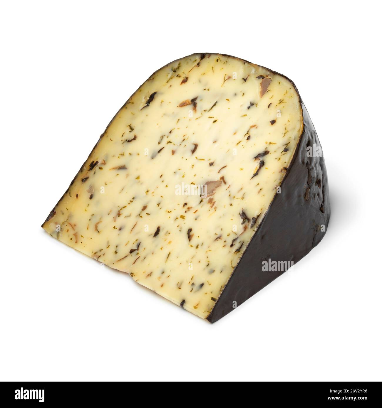 Pieza de queso Gouda con setas silvestres aisladas sobre fondo blanco de cerca Foto de stock