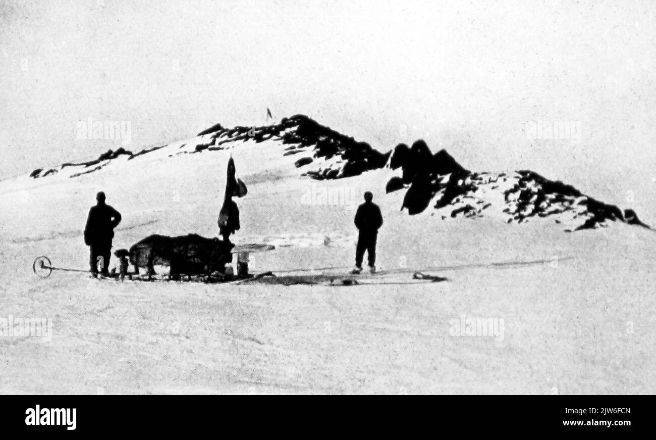 Close y Laseron en Madigan Nunatak, Expedición Antártica Australasia 1911 - 1914 Foto de stock