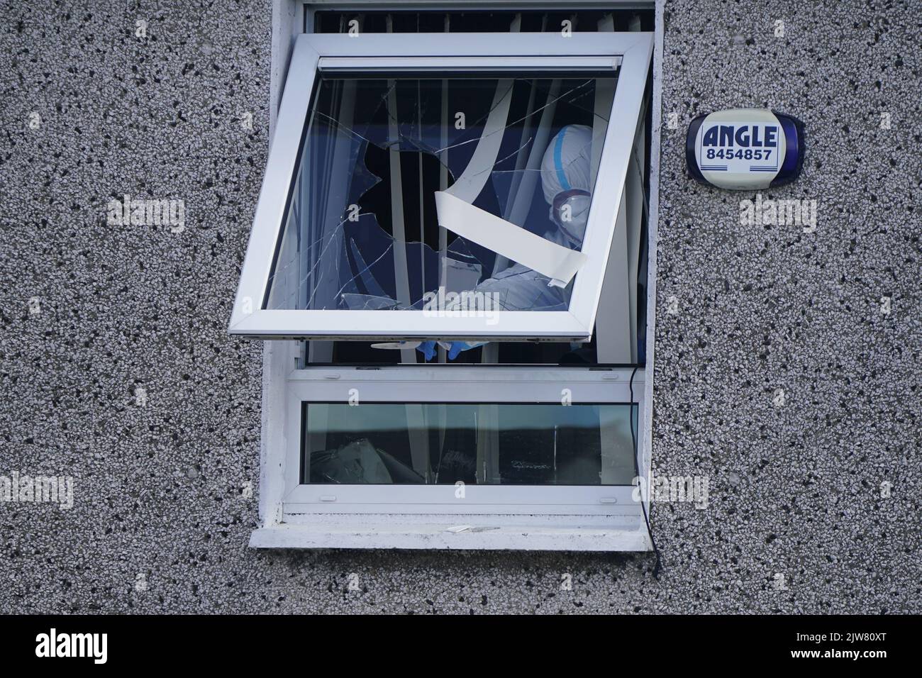 NOTA DE LOS EDITORES A la luz de la nueva información, sírvase anotar