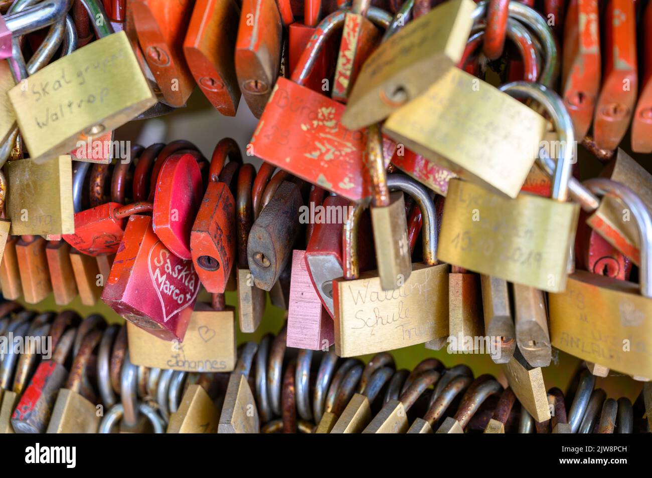 Cerraduras de amor (candados de amor). Schengen, Luxemburgo. Foto de stock