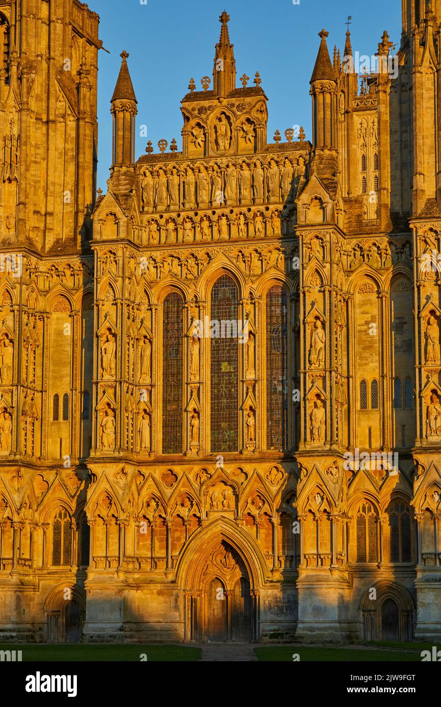 El hermoso exterior de Wells Cathedral, Somerset Foto de stock