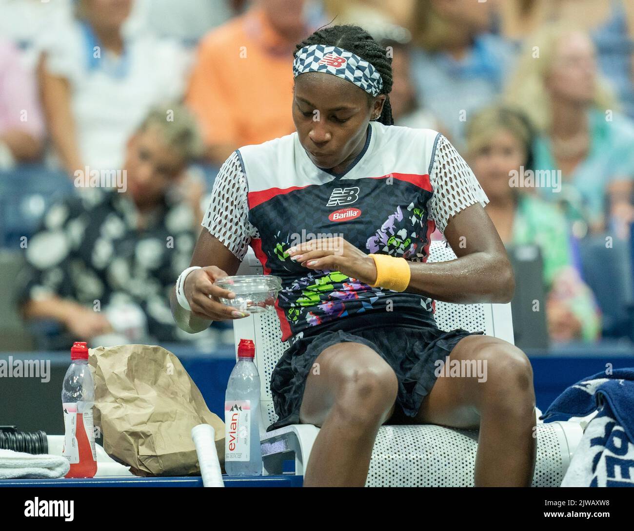 Zapatillas new balance coco fotografías e imágenes de alta resolución