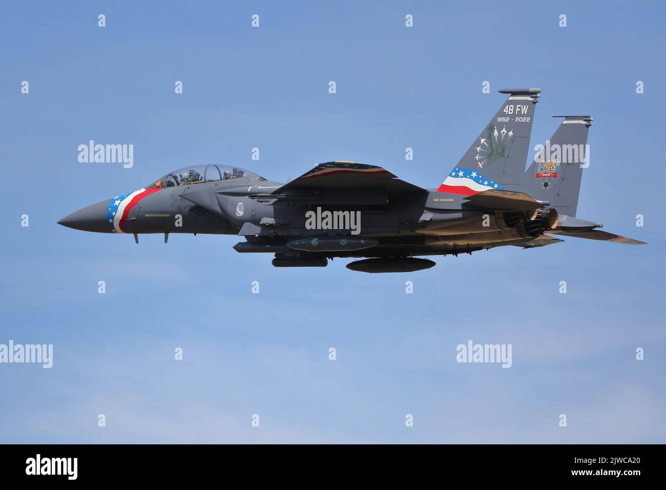 USAF McDonnell Douglas F-15E Strike Eagle 48th Fighter Wing Heritage Jet llega para EL RIAT Royal International Air Tattoo 2022 Foto de stock